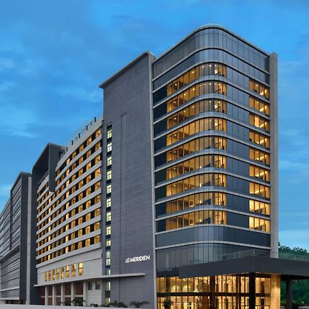 Le Meridien Hyderabad Luaran gambar The hotel in 2016